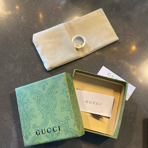 Gucci 9mm ghost ring (unisex) authenticic with dust bag sterling silver - Picture 3 of 3